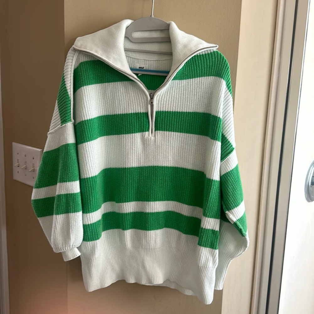 American Eagle Sweater, Size Small, Green and White